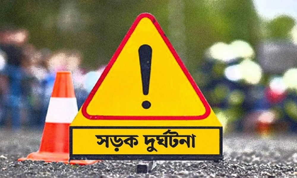 টাঙ্গাইলে দাঁড়িয়ে থাকা ট্রাকে পিকআপ ভ্যানের ধাক্কা, নিহত ৪
